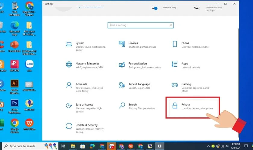 Chọn Privacy từ tab Settings