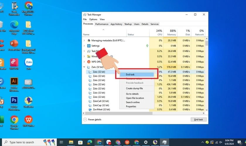 Bấm End Task để tắt ứng dụng đang chiếm dụng camera laptop