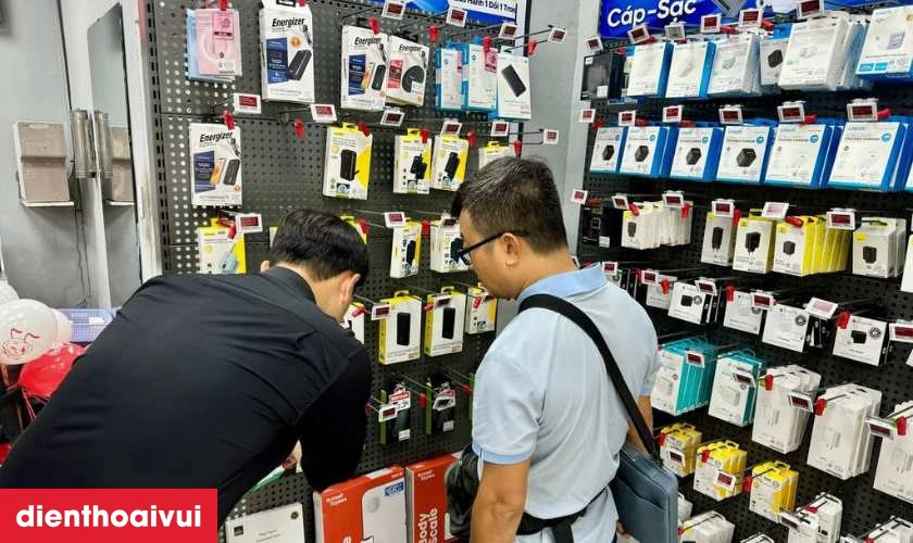 N&ecirc;n mua c&aacute;p Baseus Crystal Shine USB-C to lightning d&agrave;i 2M tại đ&acirc;u