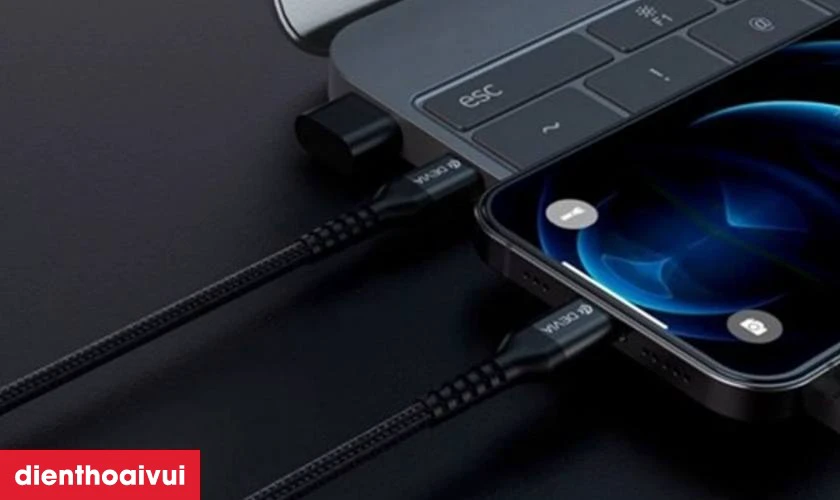 Khả năng sạc nhanh v&agrave; truyền dữ liệu ổn định