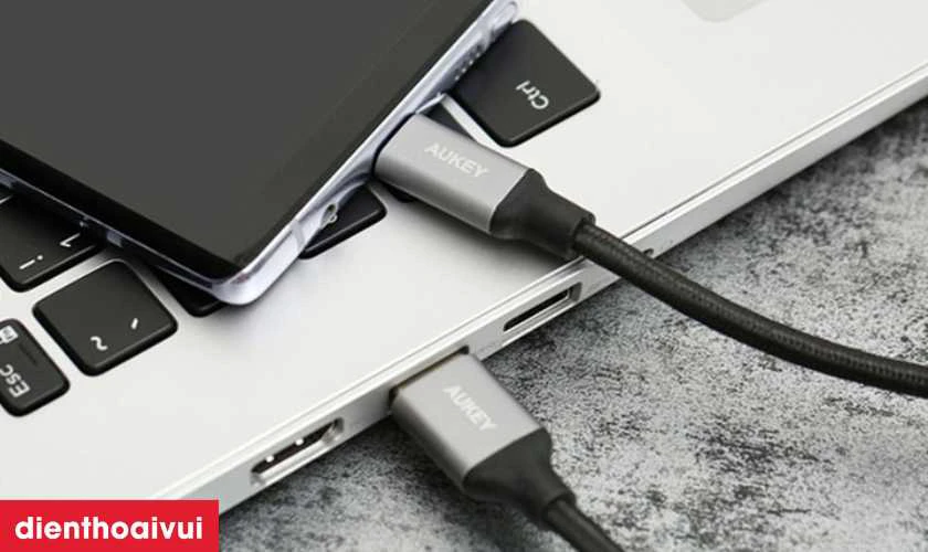 Thiết kế chắc chắn, dễ d&agrave;ng sử dụng