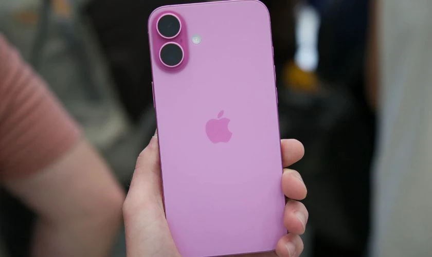 iPhone 16
