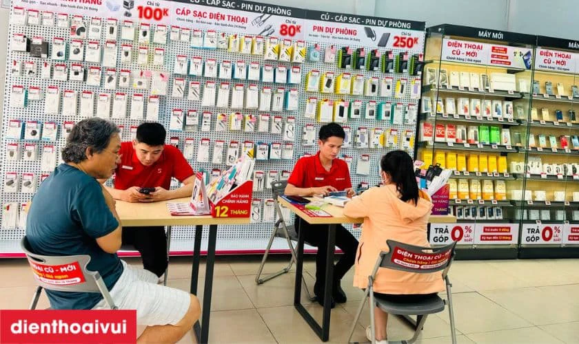 Mua c&aacute;p sạc Golf ch&iacute;nh h&atilde;ng tại cửa h&agrave;ng Điện Thoại Vui?
