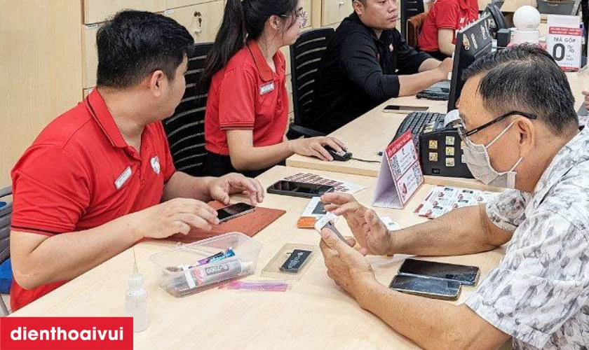Mua c&aacute;p sạc Mophie ch&iacute;nh h&atilde;ng gi&aacute; tốt tại cửa h&agrave;ng Điện Thoại Vui