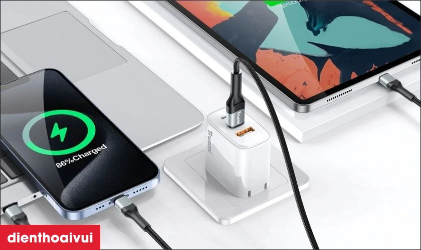 Cổng Type-C tương th&iacute;ch nhiều thiết bị