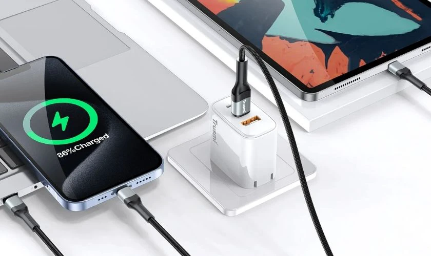 Tương th&iacute;ch với c&aacute;c thiết bị hỗ trợ cổng USB-C