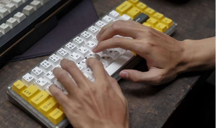 Tắt ph&iacute;m Caps Lock m&agrave; chữ vẫn viết hoa