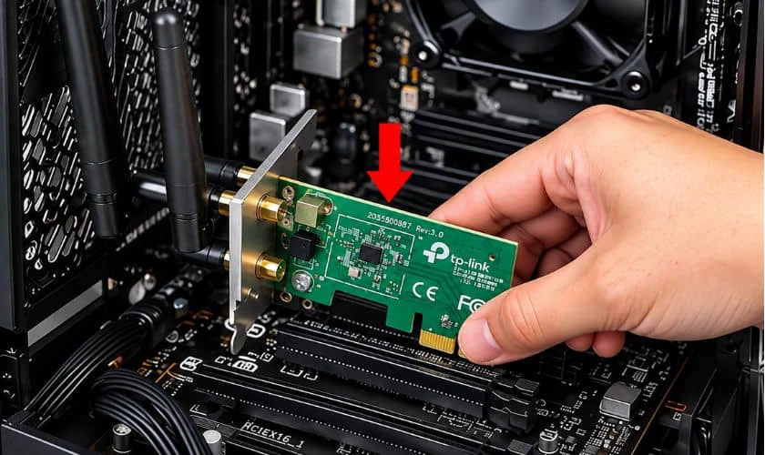 Lắp card WiFi vào khe PCIe
