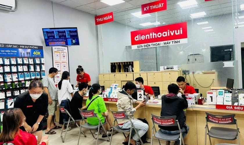 Sửa m&agrave;n h&igrave;nh Samsung bị đen tại Điện Thoại Vui