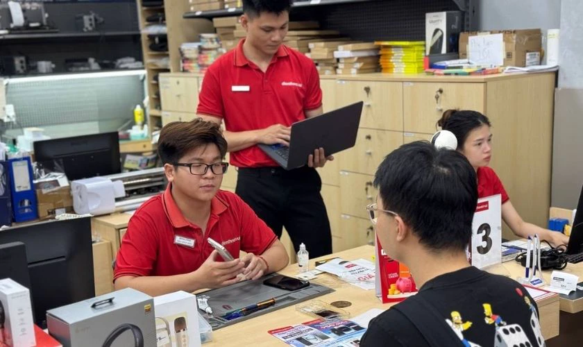 Cháy màn hình laptop có sửa được không?
