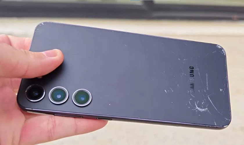 Những trường hợp không được bảo hành Samsung dù còn thời hạn