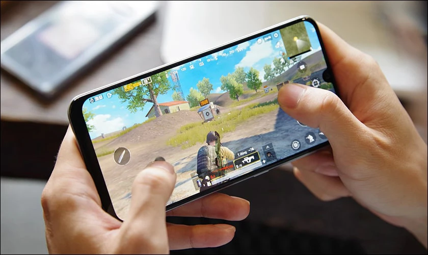 Chip Snapdragon 695 5G có khả năng chơi game mượt không?