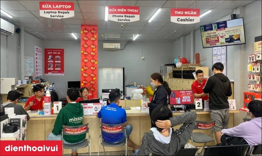 Mua chuột chơi game kh&ocirc;ng d&acirc;y Dareu EM901X RGB ch&iacute;nh h&atilde;ng tại Điện Thoại Vui