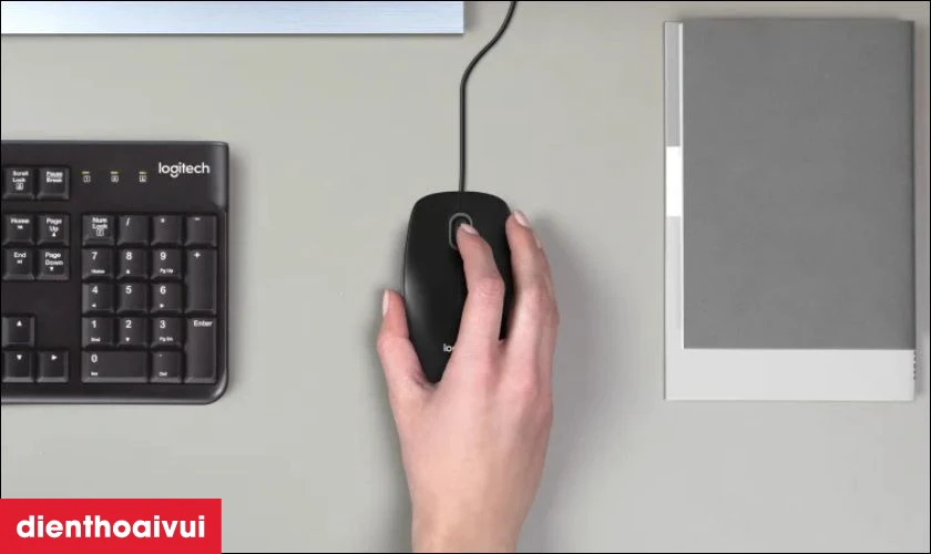 Hiệu suất ổn định, gi&aacute; th&agrave;nh thấp gi&uacute;p LOGITECH B100 được nhiều người chọn mua