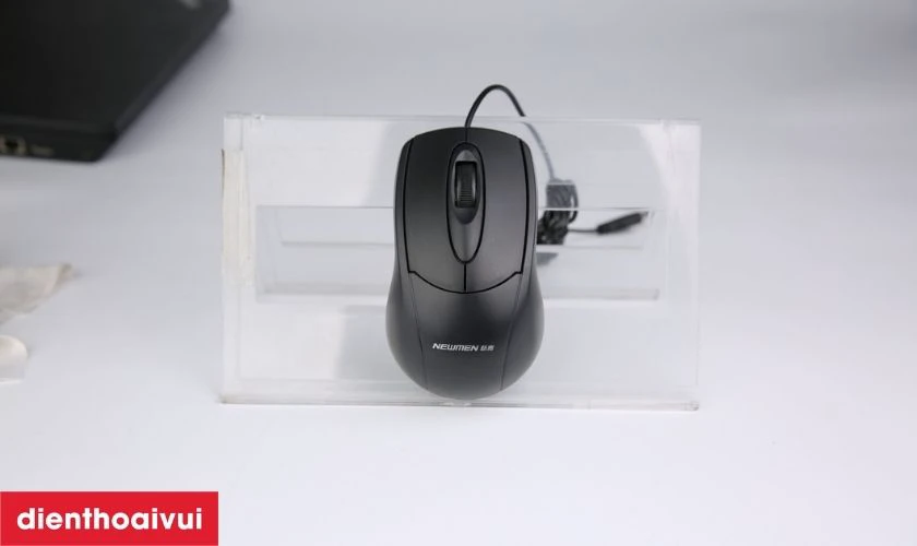 Đặc điểm của chuột c&oacute; d&acirc;y Newmen M005