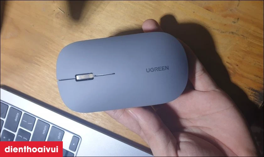 Ugreen MU001 Portable l&agrave; chuột kh&ocirc;ng d&acirc;y gi&aacute; rẻ đ&aacute;ng mua nhất hiện nay