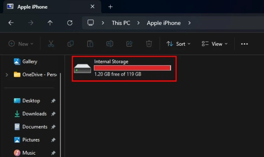 Tại mục Apple iPhone, chọn v&agrave;o Internal Storage