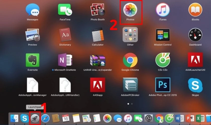 Mở ứng dụng Photos từ Launchpad tr&ecirc;n Macbook