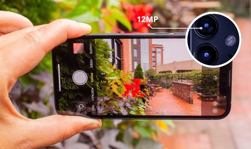 Camera g&oacute;c rộng 12MP chụp ảnh thỏa th&iacute;ch, sắc n&eacute;t