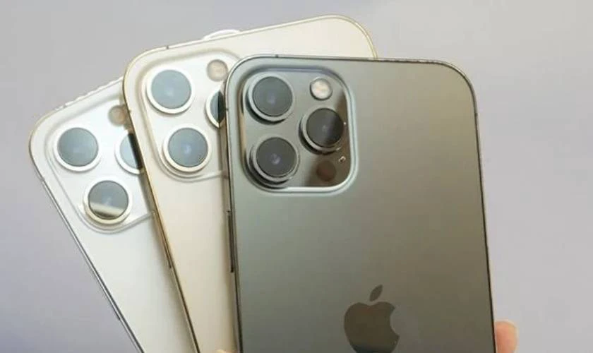 Nên mua iPhone 12 Pro Max mới hay cũ hiện tại?