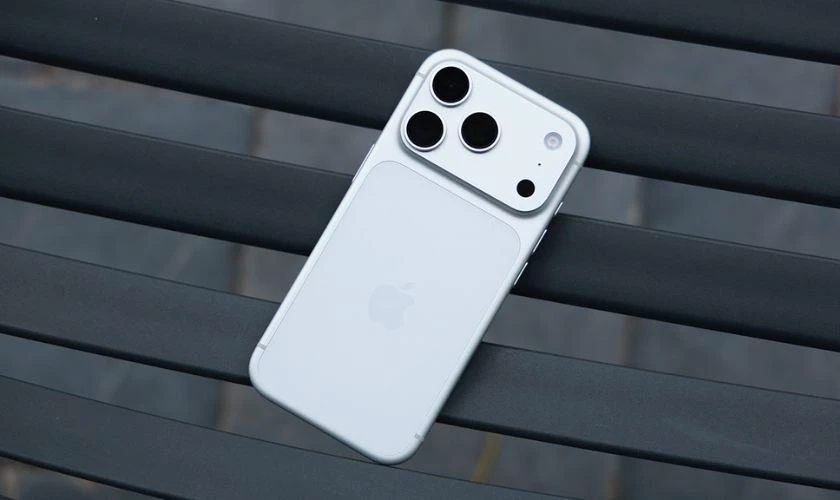 Nhược điểm khi mua iPhone 17 Pro Max ở thời điểm hiện tại