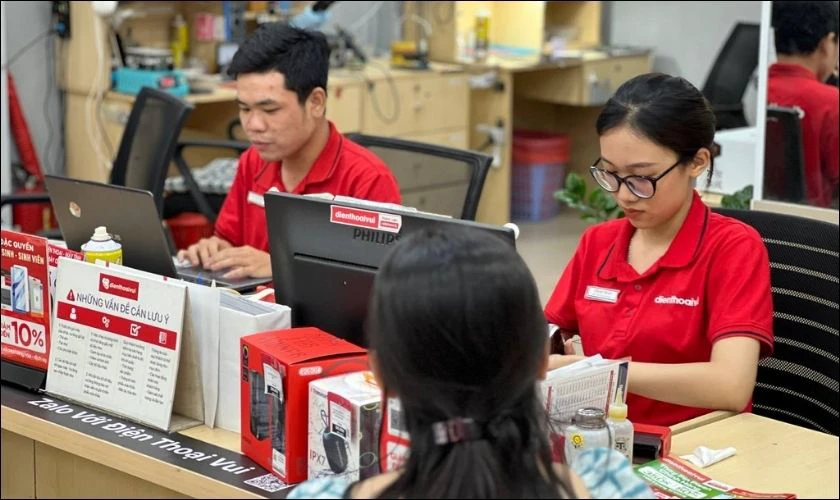 Mua sạc Macbook ch&iacute;nh h&atilde;ng tại Điện Thoại Vui