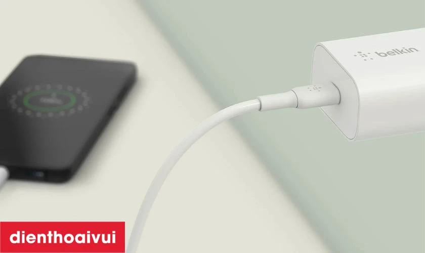 Sạc đầy nhanh ch&oacute;ng với c&ocirc;ng suất vượt trội