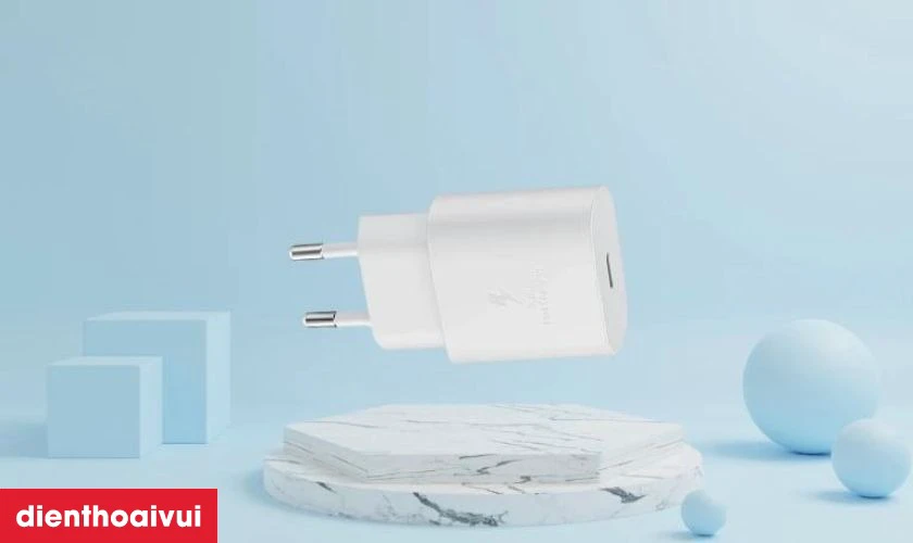 C&ocirc;ng suất sạc lớn, t&iacute;ch hợp Super Fast Charging tối ưu thời gian sạc pin