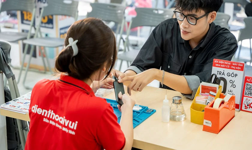 Cách chọn cửa hàng bán điện thoại cũ uy tín tại quận Hoàn Kiếm