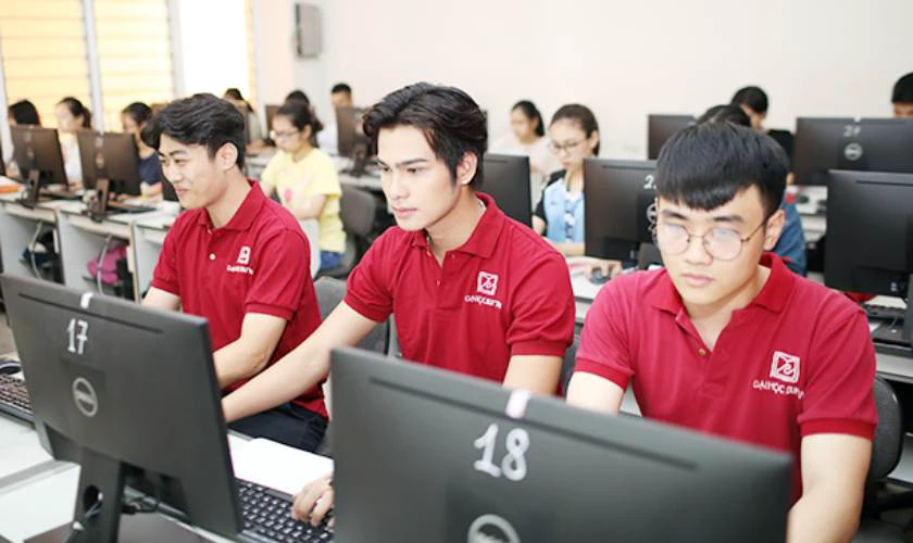 Các yếu tố ảnh hưởng đến Đại học Duy Tân học phí 2026