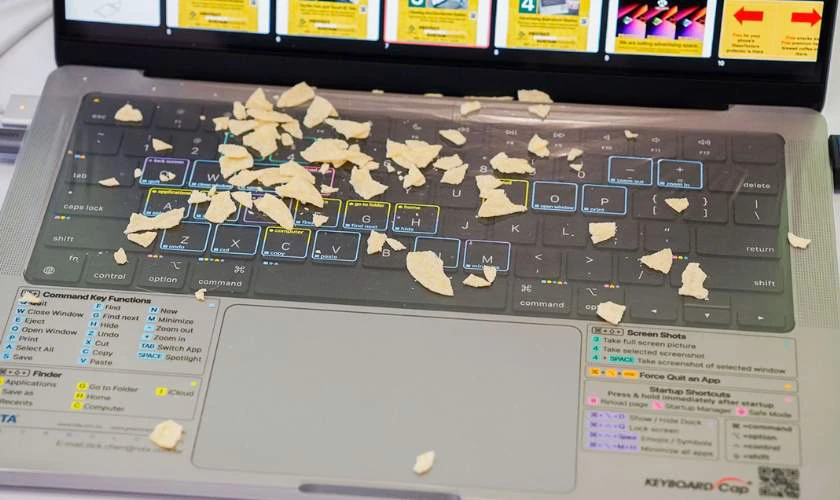 Có nên dán bàn phím MacBook?