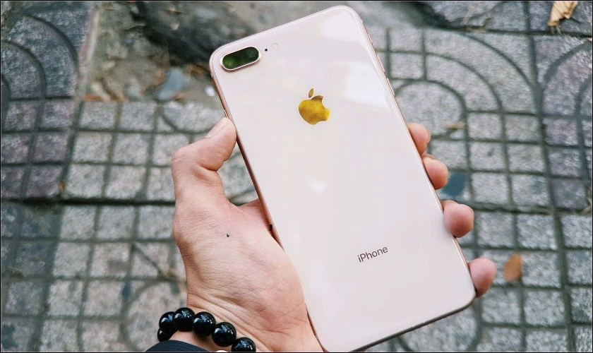 Đánh giá iPhone 8 Plus về thiết kế