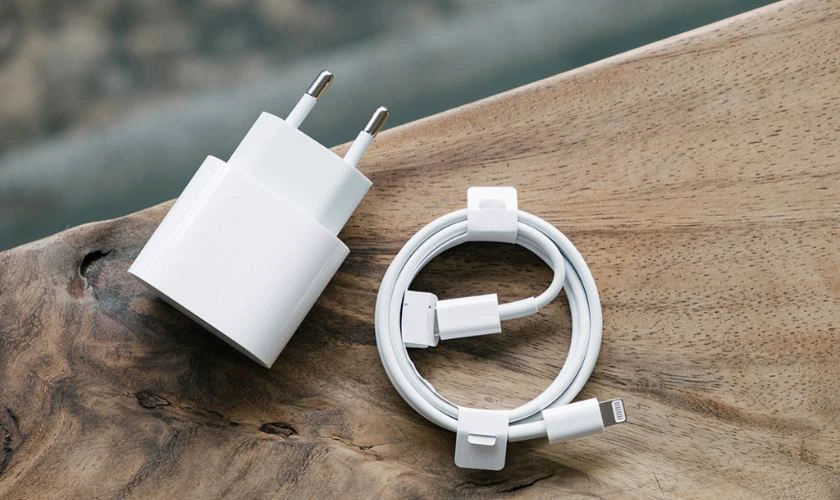 Những lưu &yacute; khi bảo h&agrave;nh d&acirc;y sạc iPhone