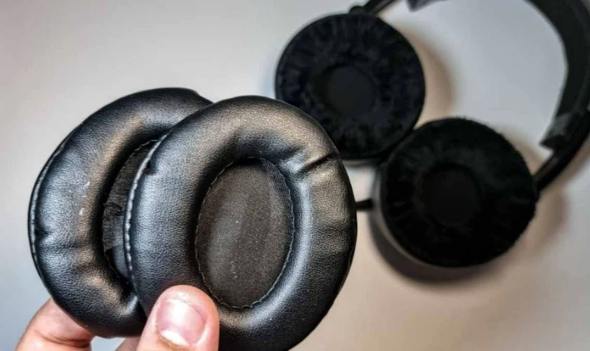 C&aacute;ch vệ sinh tai nghe chụp tai, on-ear đơn giản