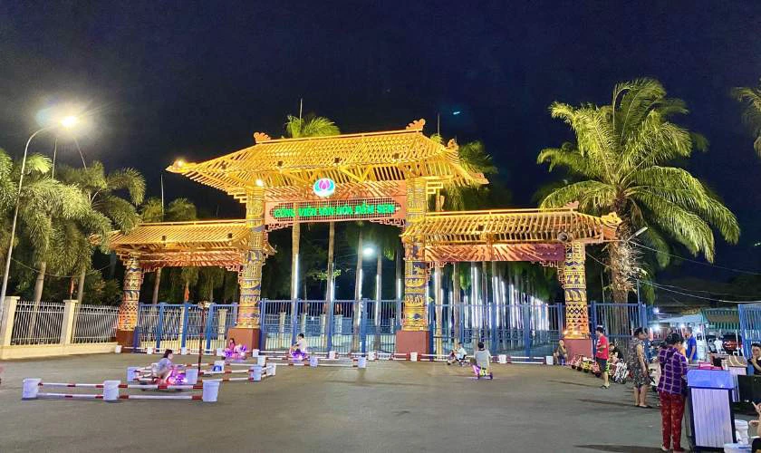 Gửi xe ở công viên văn hóa Đầm Sen