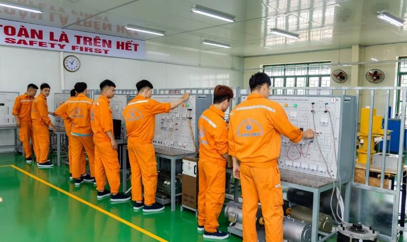 điểm chuẩn Trường Đại học Kinh tế Kỹ thuật Công nghiệp 2026