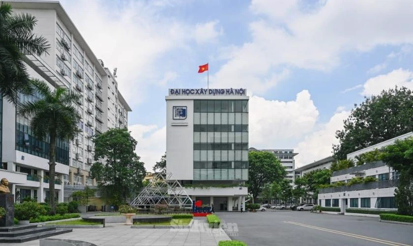 Thí sinh cần làm gì sau khi biết điểm chuẩn Trường Đại học Xây dựng Hà Nội 2026