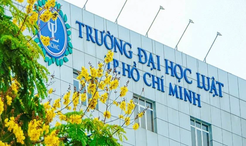Xu hướng điểm chuẩn Đại học Luật TP.HCM 2026 qua các năm