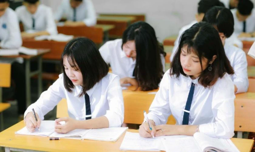 Tại sao phải biết điểm thi mình đứng thứ mấy toàn quốc THPT 2026?