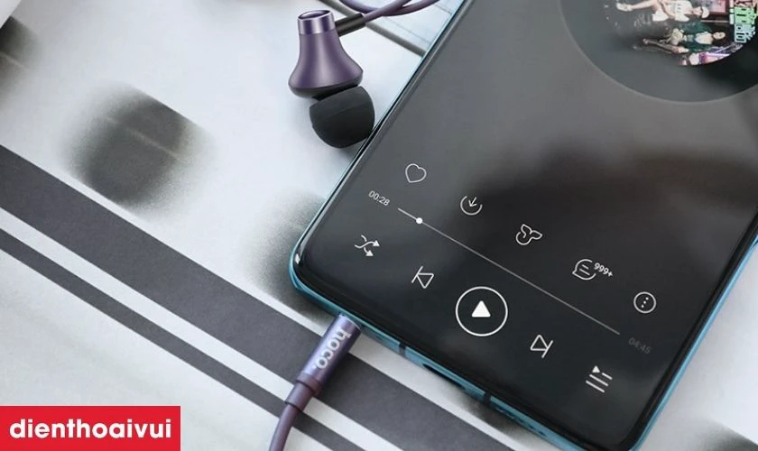 Điện thoại ASUS c&oacute; jack 3.5mm cắm tai nghe ri&ecirc;ng kh&ocirc;ng?