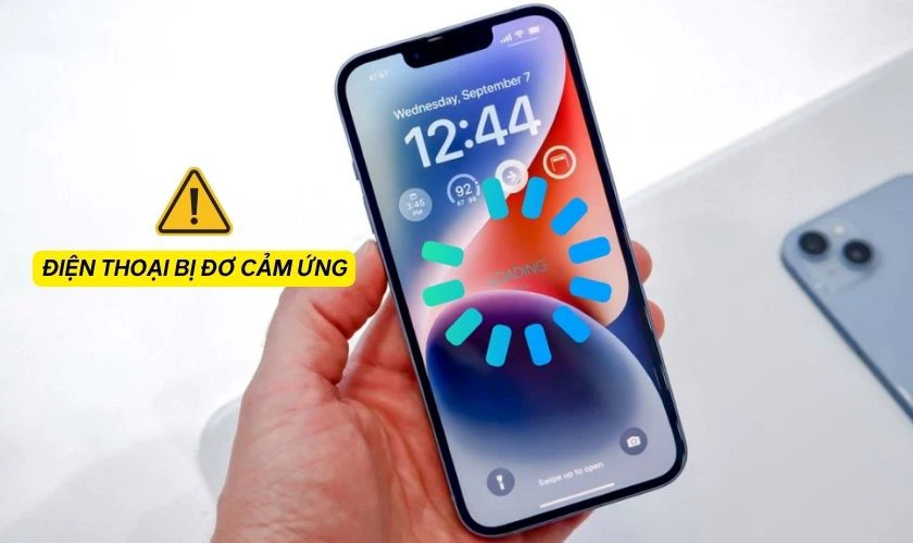 Điện thoại bị đơ cảm ứng có biểu hiện gì?
