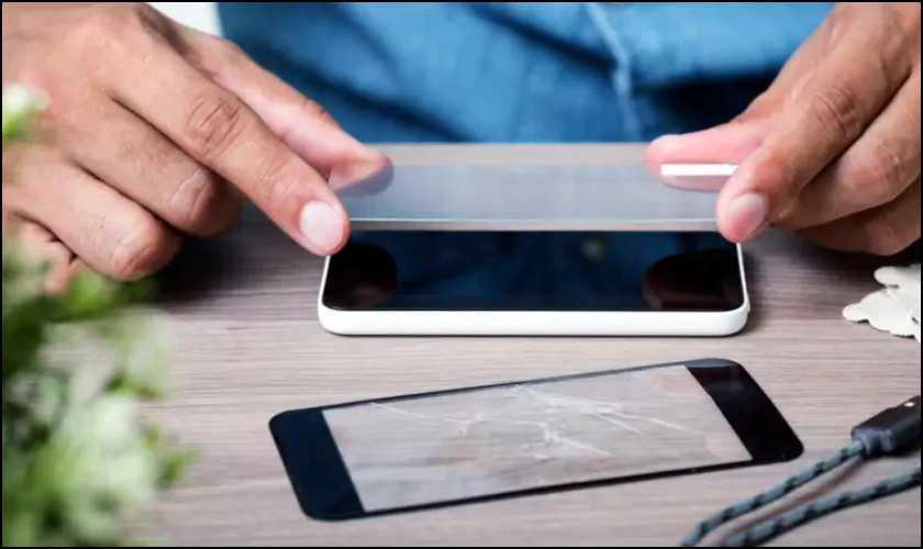 Kiểm tra lại miếng dán bảo vệ màn hình