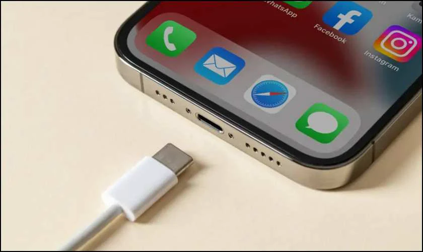 Dùng cáp sạc không phải hàng chính hãng