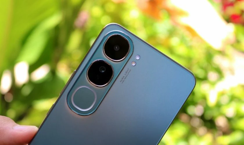 vivo V40 Lite gây ấn tượng với thiết kế mỏng nhẹ