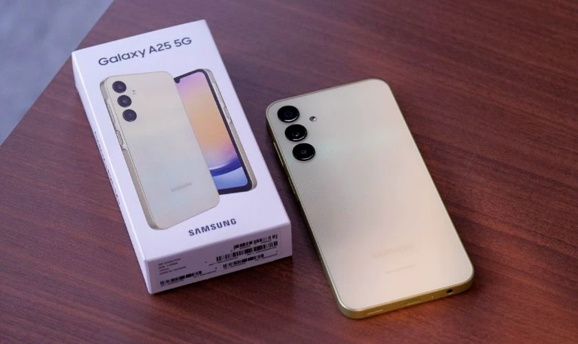 Samsung Galaxy A25 5G – khoảng 4.890.000đ