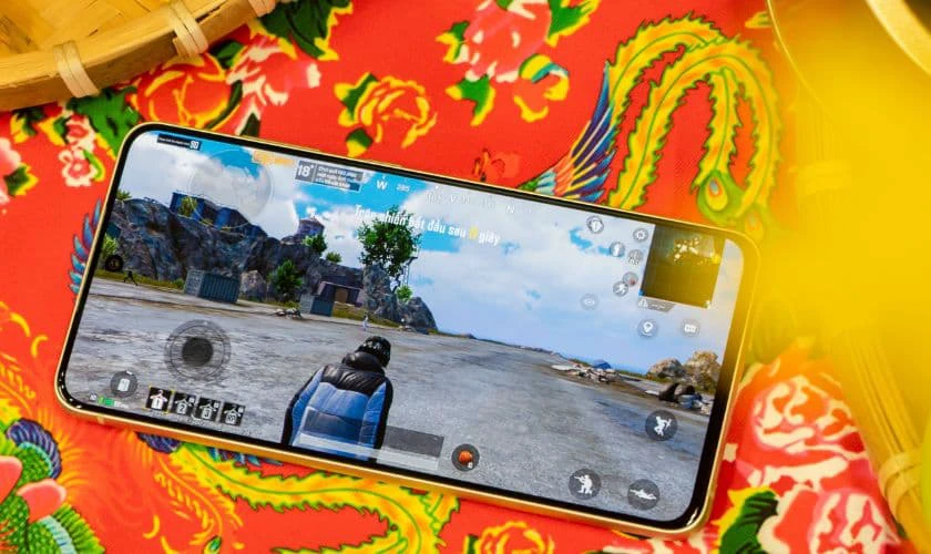 Điện thoại Samsung Galaxy S21 FE (8GB/128GB) chơi game Genshin Impact mượt m&agrave;