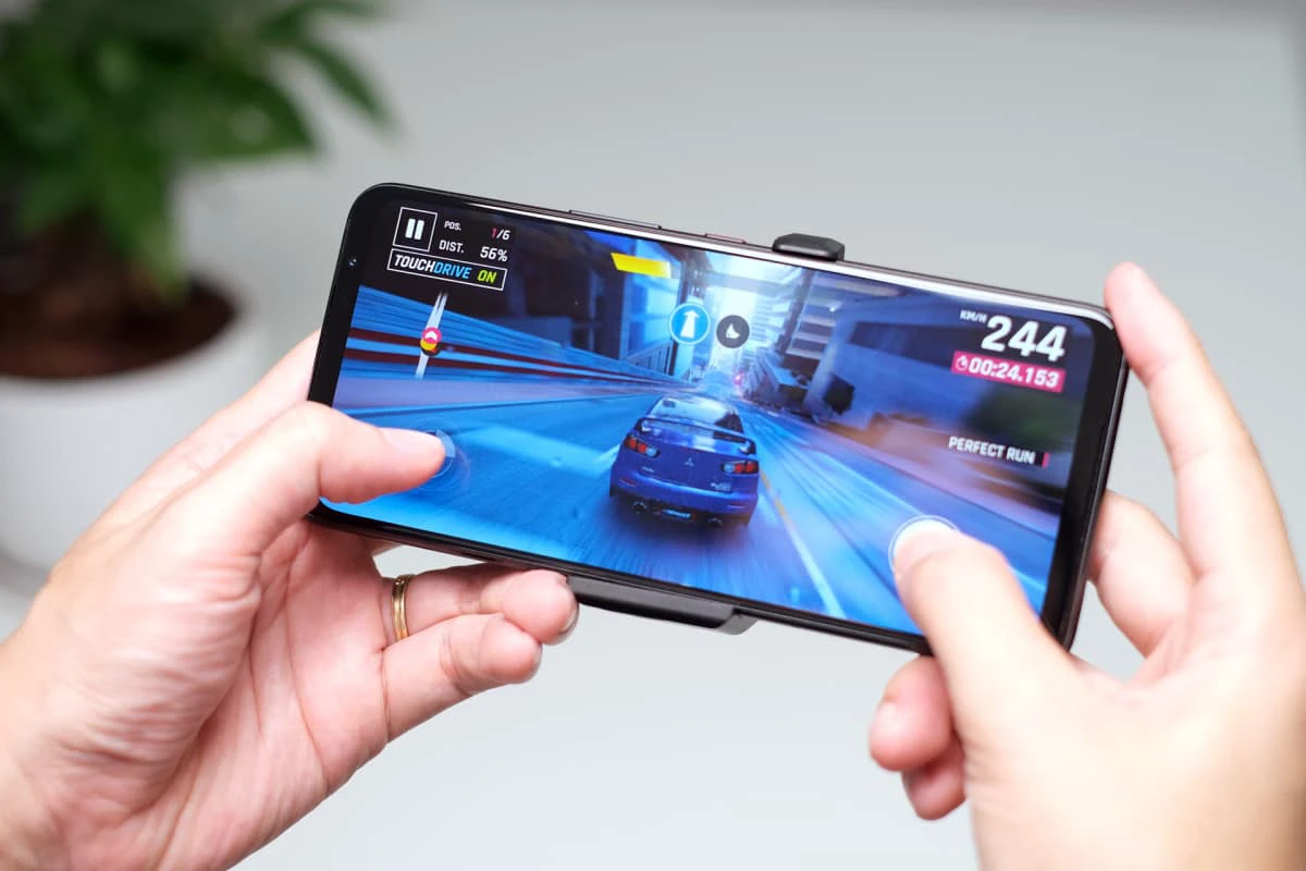 Điện thoại ASUS mới nhất mạng lại cấu h&igrave;nh mạnh mẽ