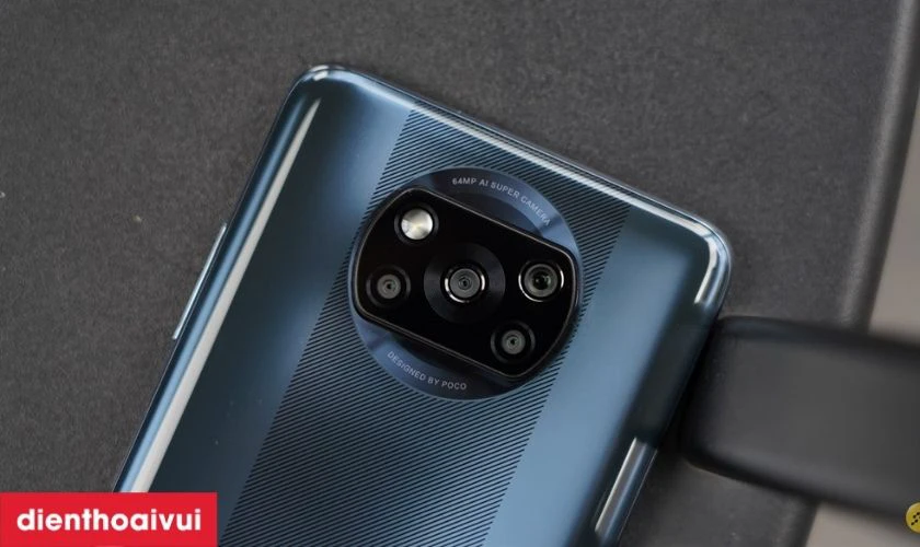 Điện thoại POCO được trang bị bộ 3 cụm camera