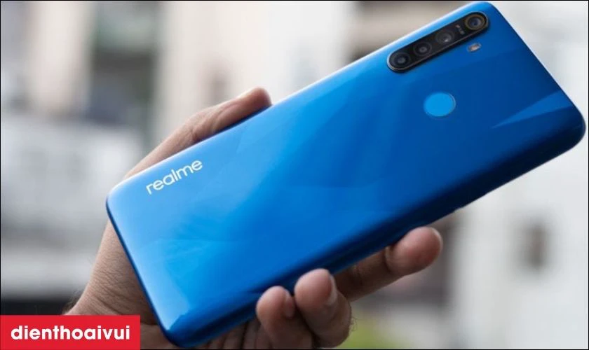 Kiểm tra nguồn gốc của điện thoại Realme cũ gi&aacute; rẻ