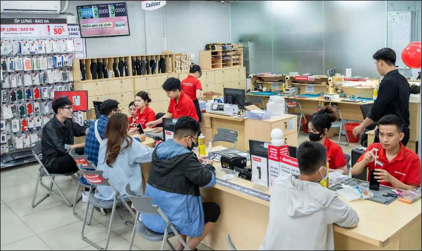 Sửa lỗi màn hình điện thoại Samsung bị mất màu ở đâu uy tín?